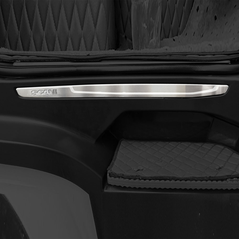 FNSC106 SCANIA FOR THRESHOLD LATH CHORME (PRESSED) NG SC S/R