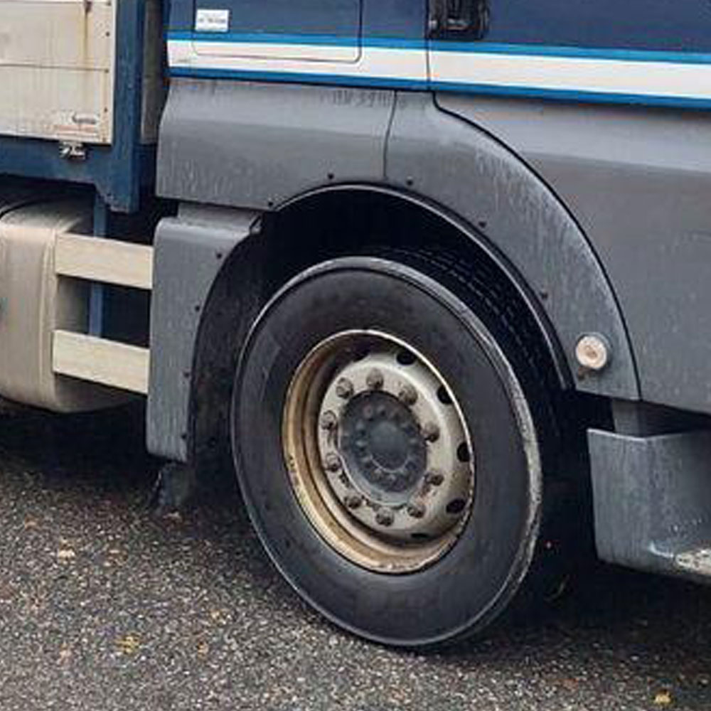 FMN135 MAN FOR FRONT FENDER EXTENSION MAN TGX